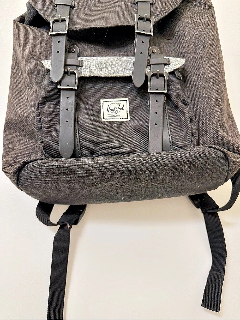 Herschel Black Backpack - Picture 3 of 4